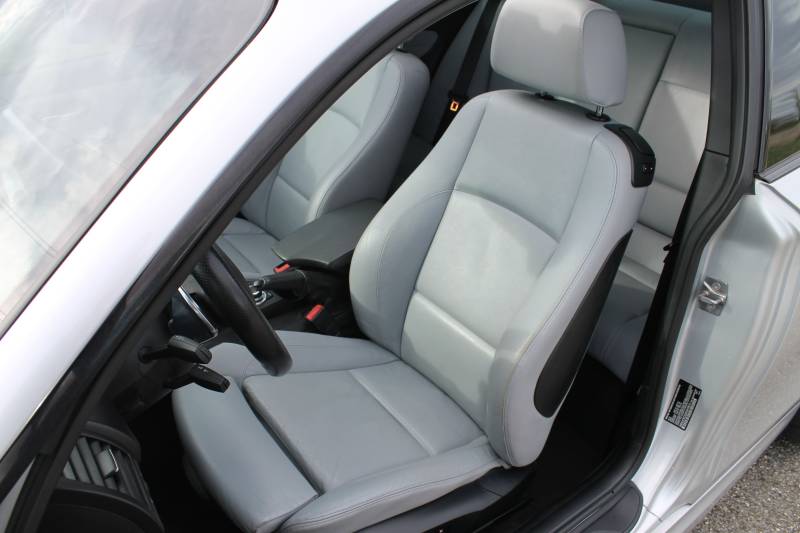 Dépôt Vente BMW Série 1 135i 2007 306ch proche de Lyon